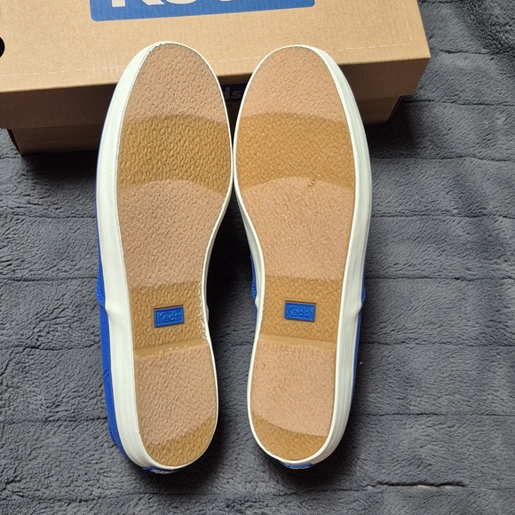 Keds Blue Size 8 Sneakers With 2 Sets Of Laces, New In Box - Picture 4 of 9
